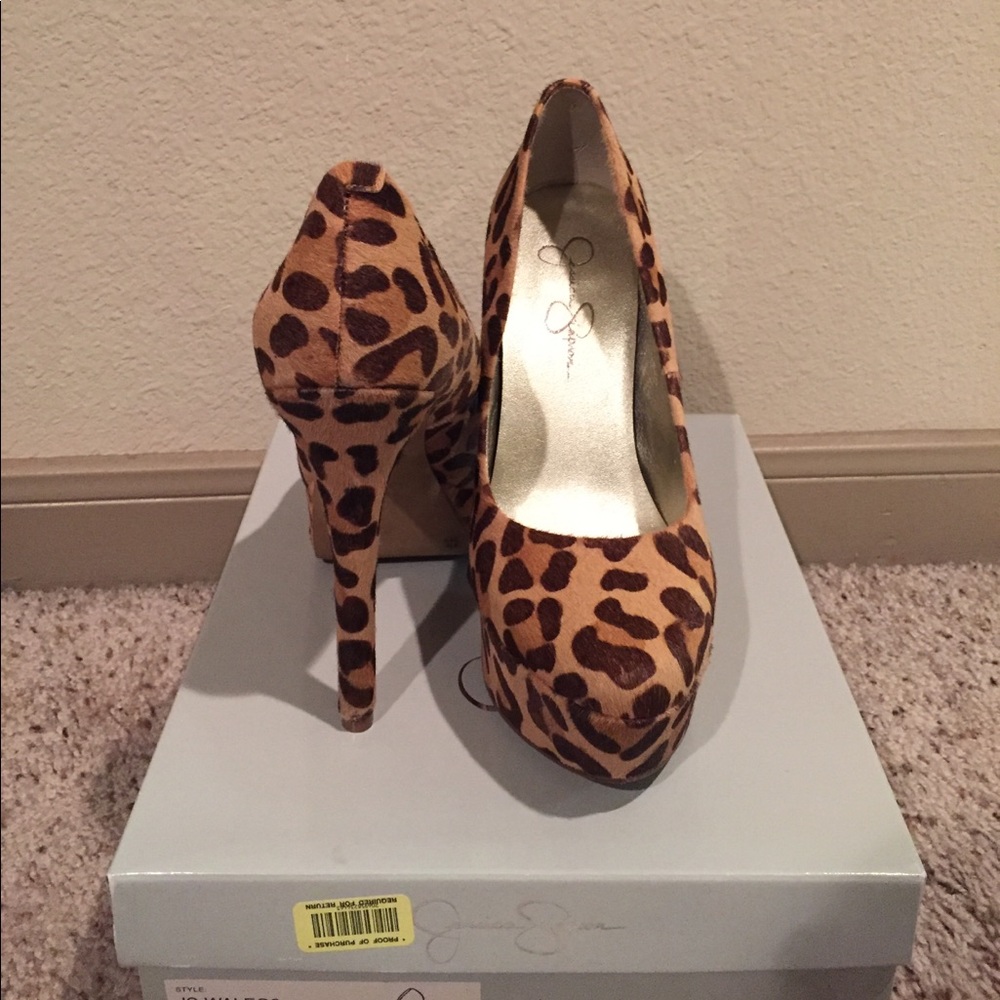Jessica Simpson. Tan and brown pumps